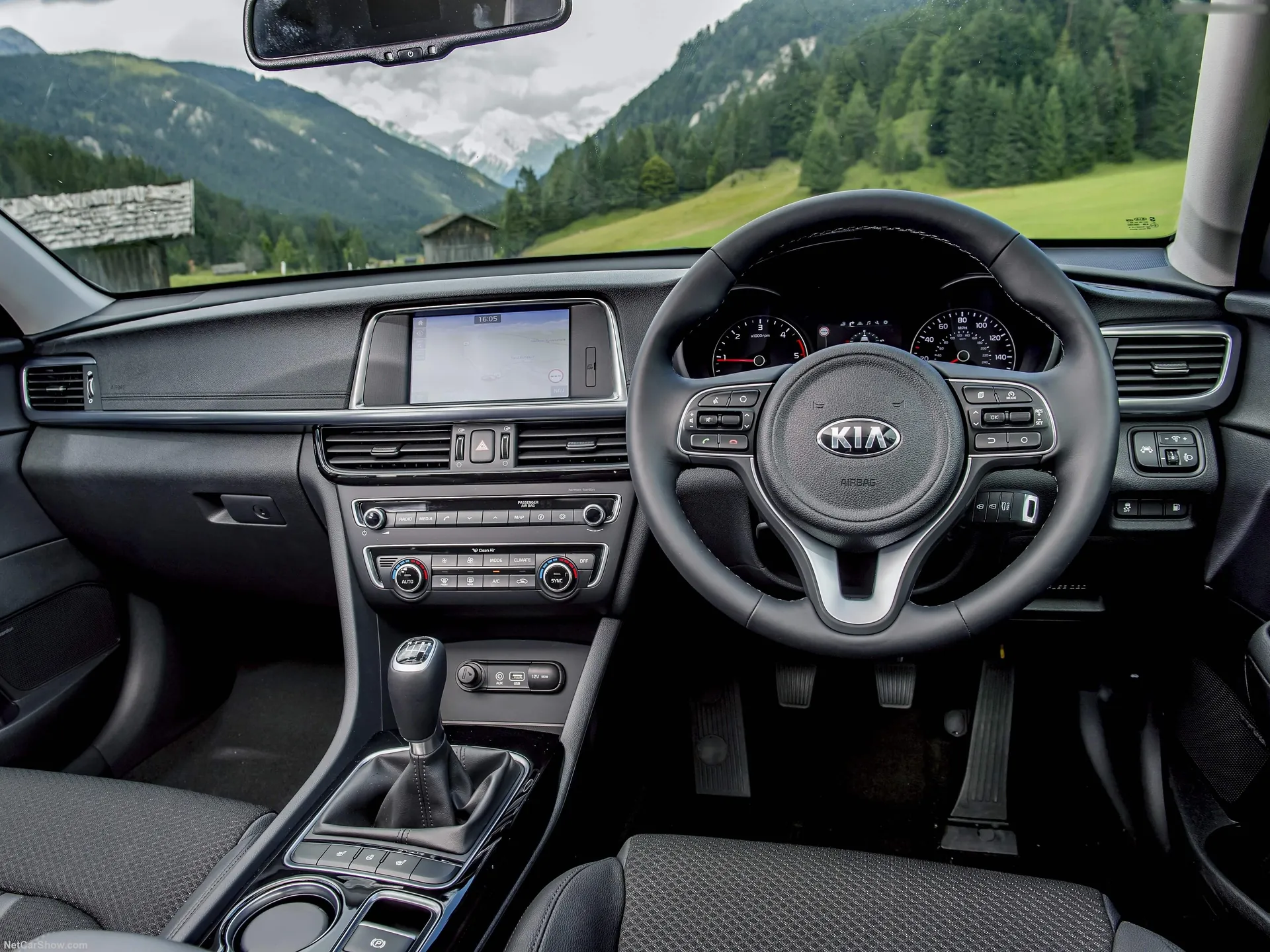 Kia Optima Sportswagon [UK] (2017) – interiér