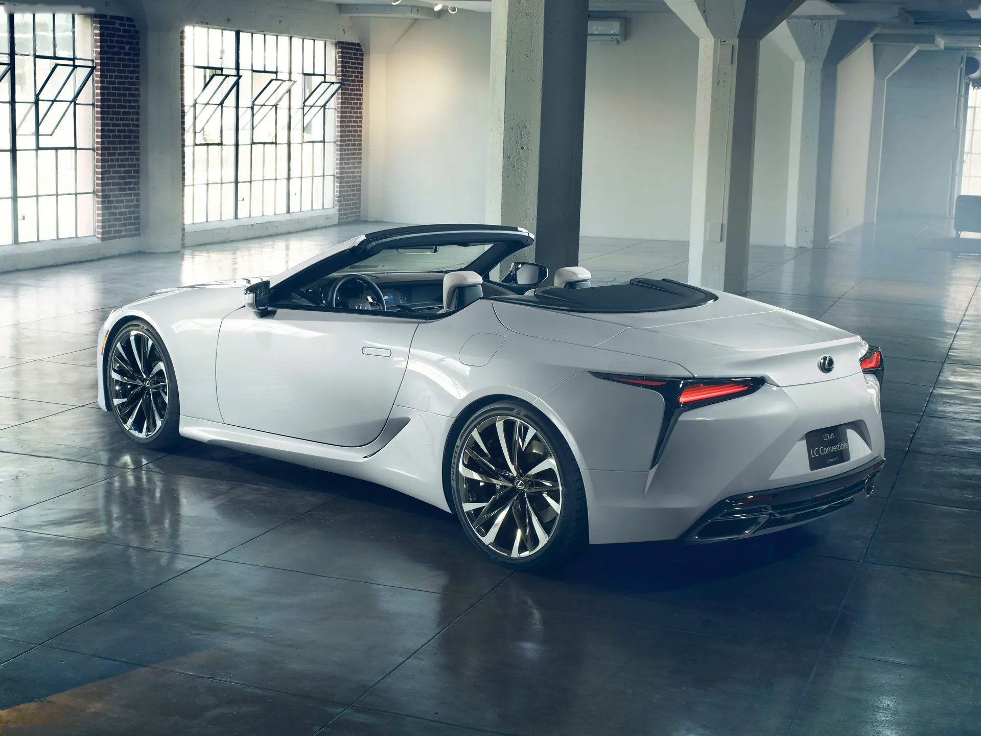 Lexus LC Convertible Concept (2019) – zadní tříčtvrteční pohled