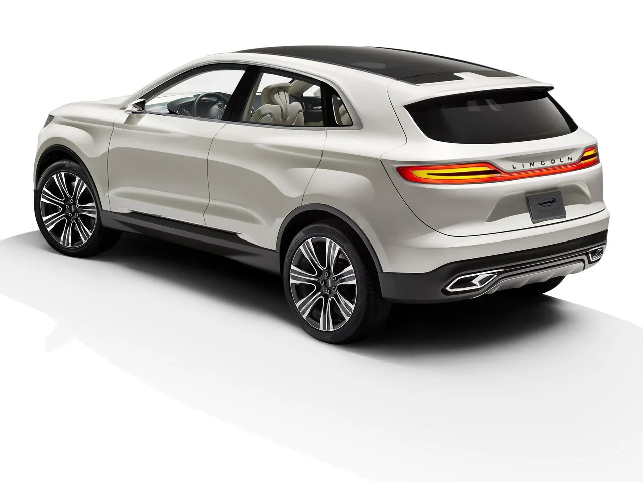 Lincoln MKC Concept (2013) – zadní tříčtvrteční pohled
