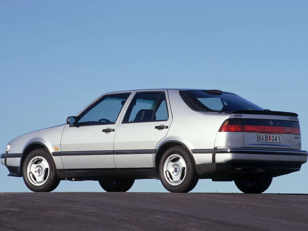 Saab 9000 (1998) – zadní tříčtvrteční pohled