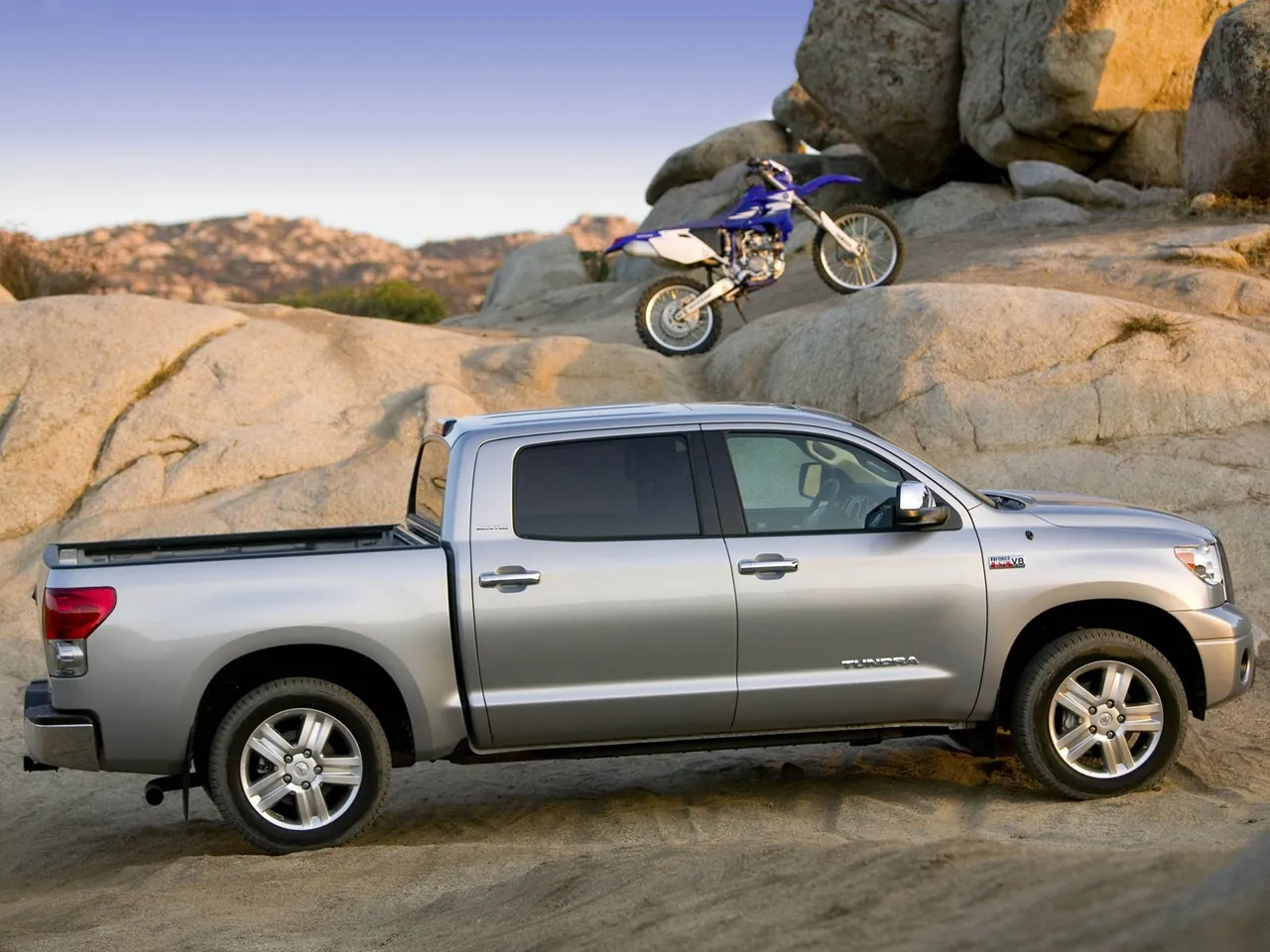 Toyota Tundra CrewMax (2007) – boční profil