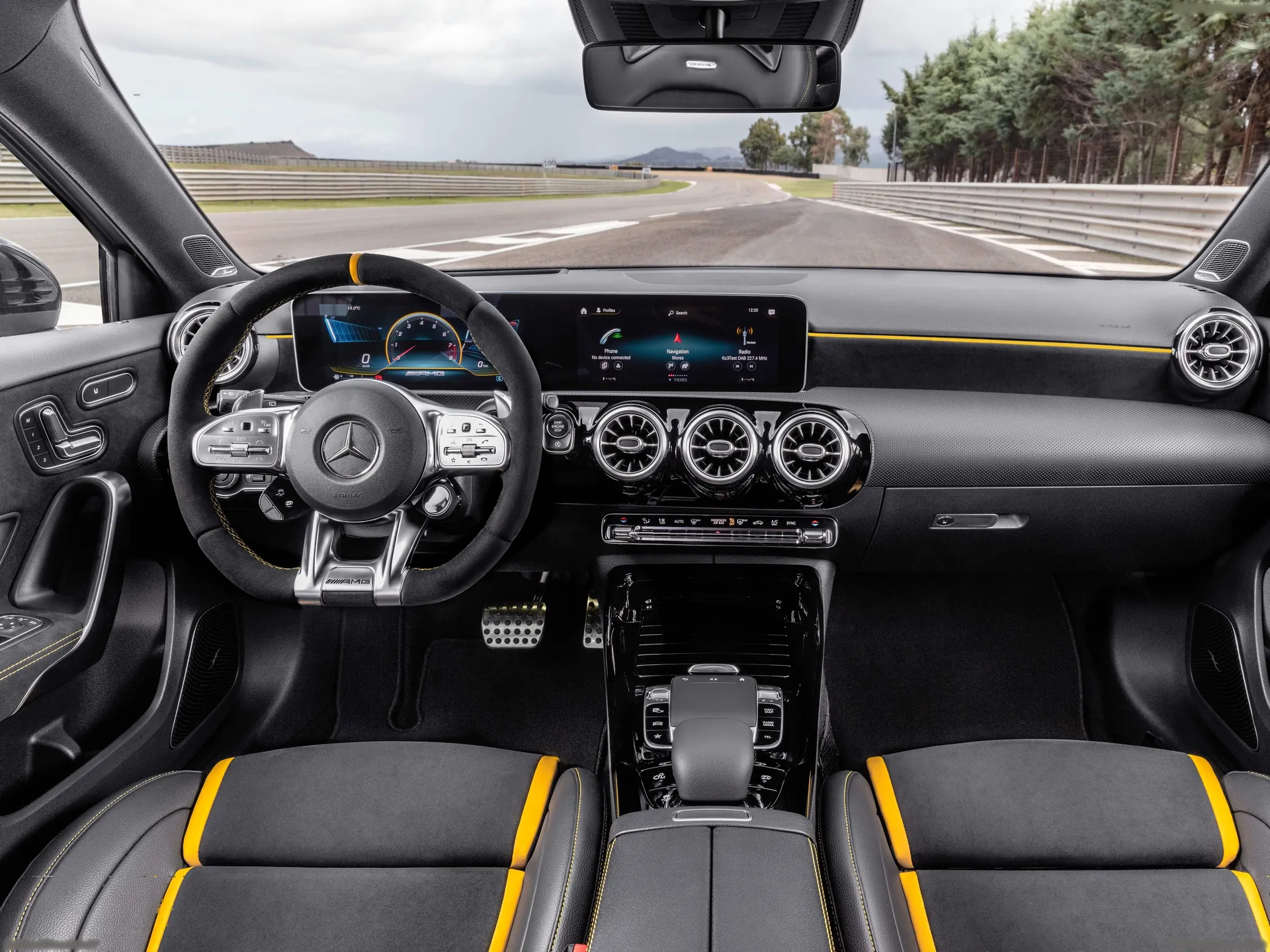 Mercedes-Benz A45 S AMG 4Matic (2020) - Interior