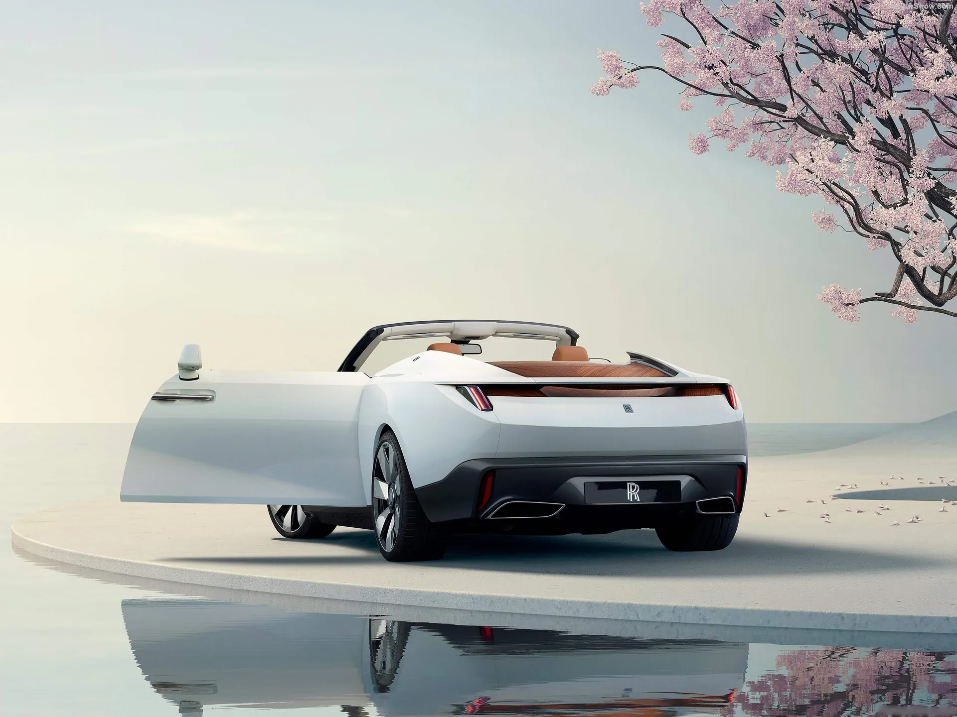Rolls-Royce Droptail Arcadia (2024) – zadní tříčtvrteční pohled