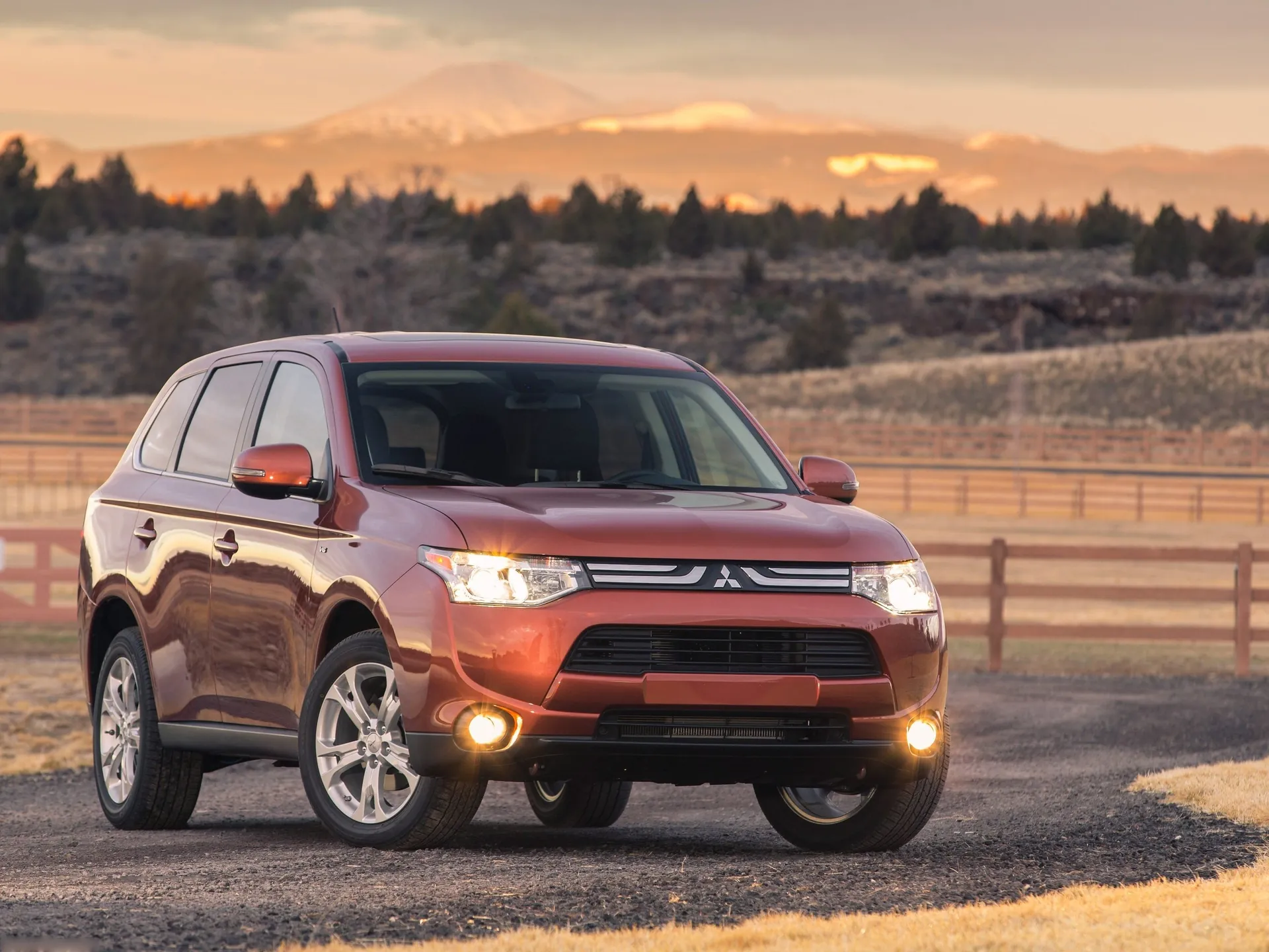 Mitsubishi Outlander [US] (2014)