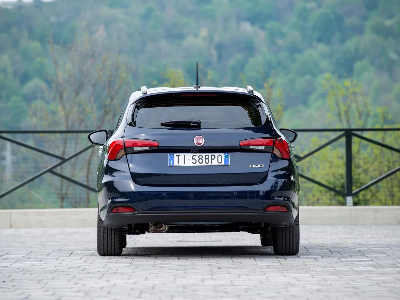 Fiat Tipo Station Wagon (2017) – zezadu