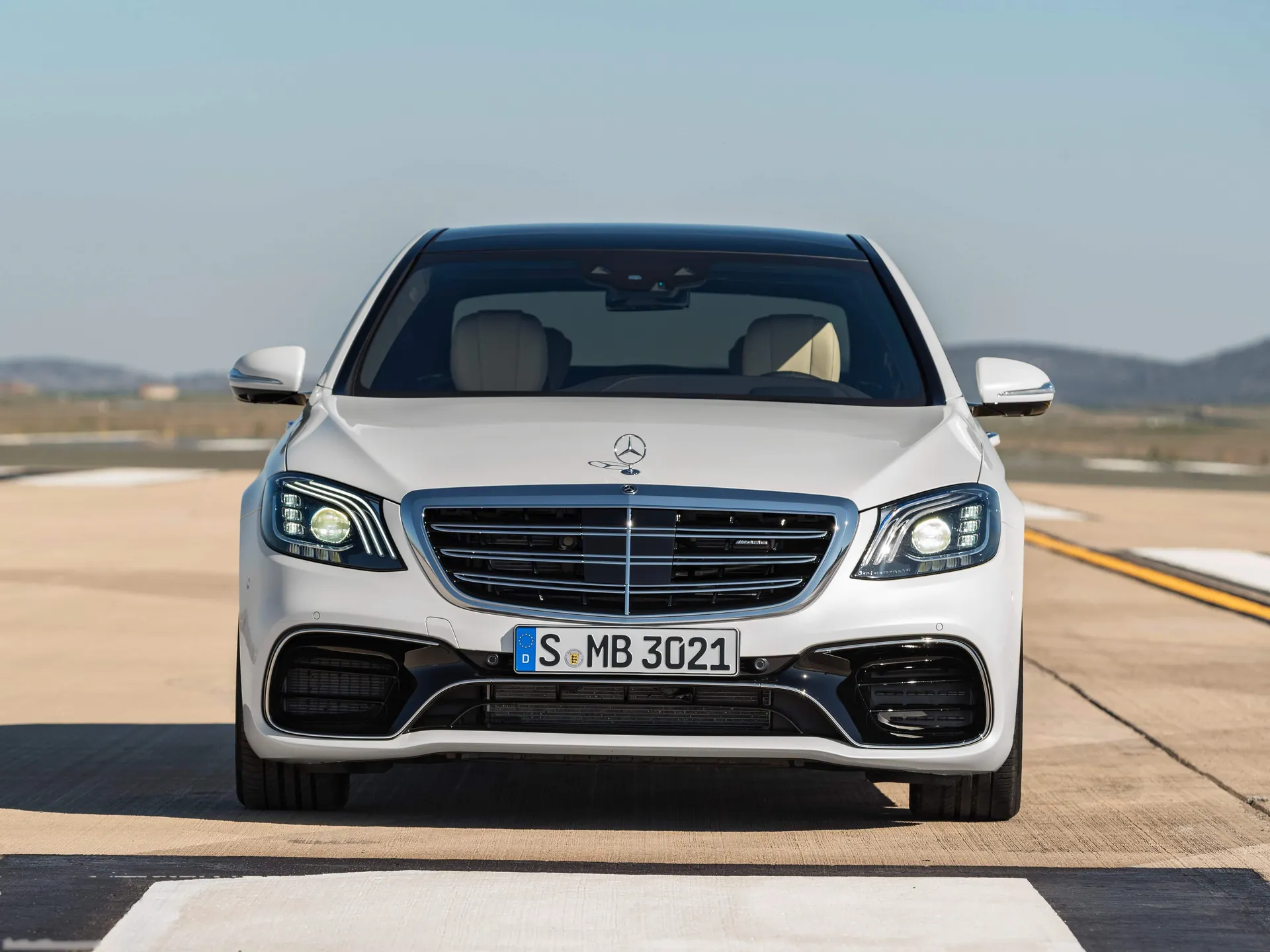 Mercedes-Benz S63 AMG (2018) - Front