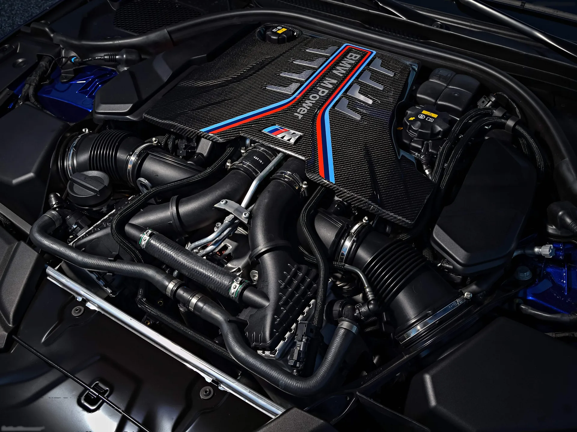 BMW M5 (2018) – motor