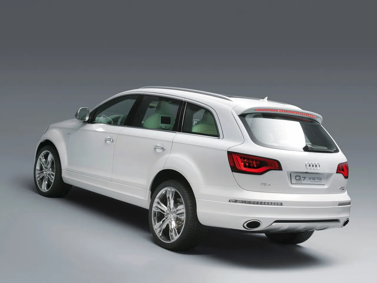 Audi Q7 V12 TDI Concept (2007) – zadní tříčtvrteční pohled