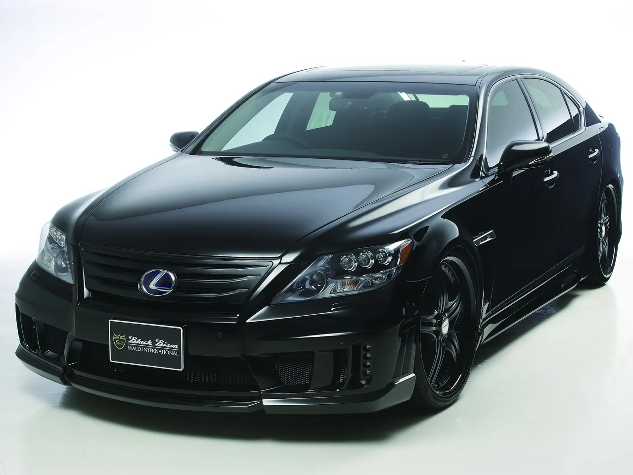 Wald Lexus LS600h Black Bison (2010)