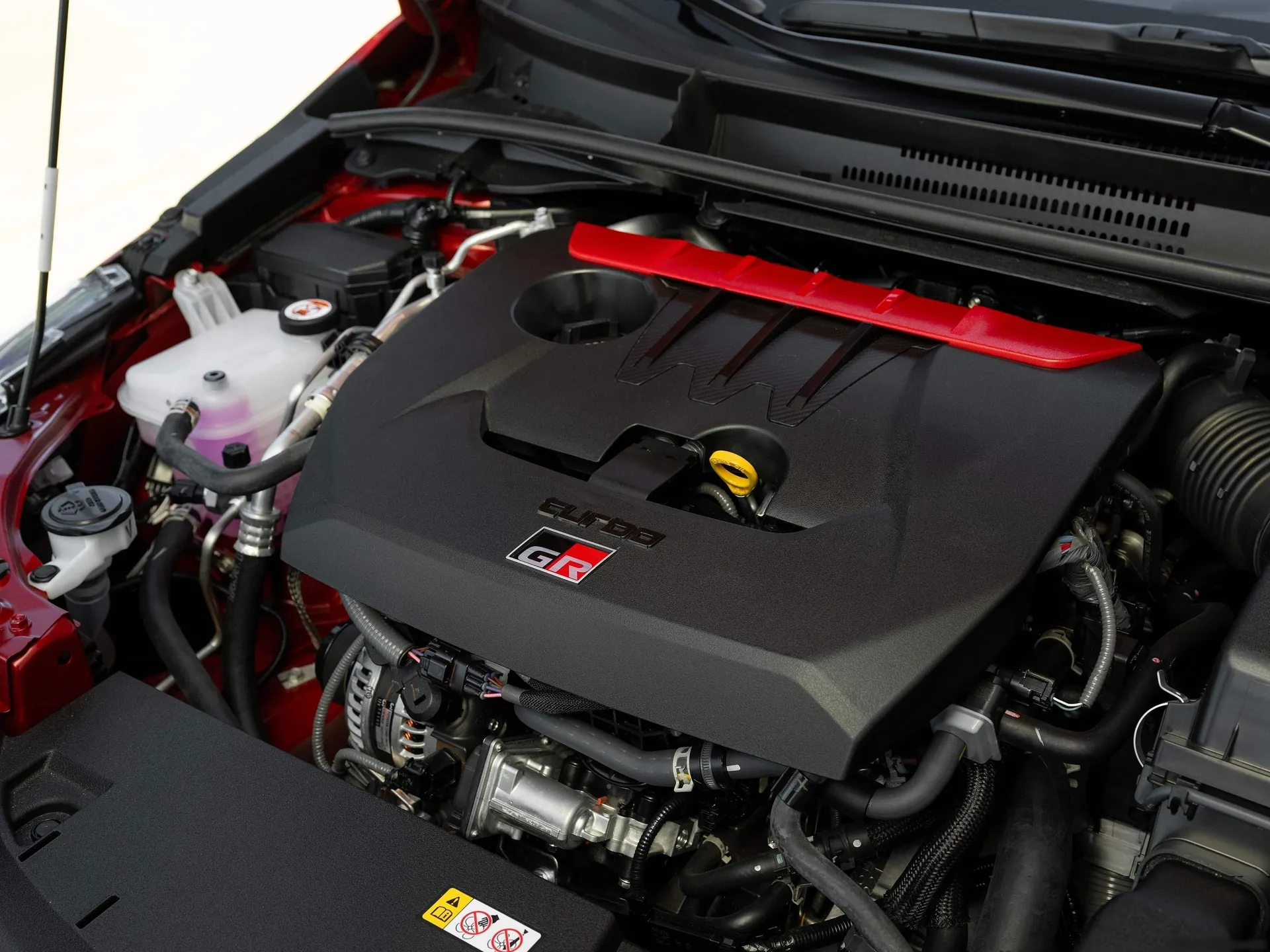 Toyota GR Corolla (2026) – motorový prostor