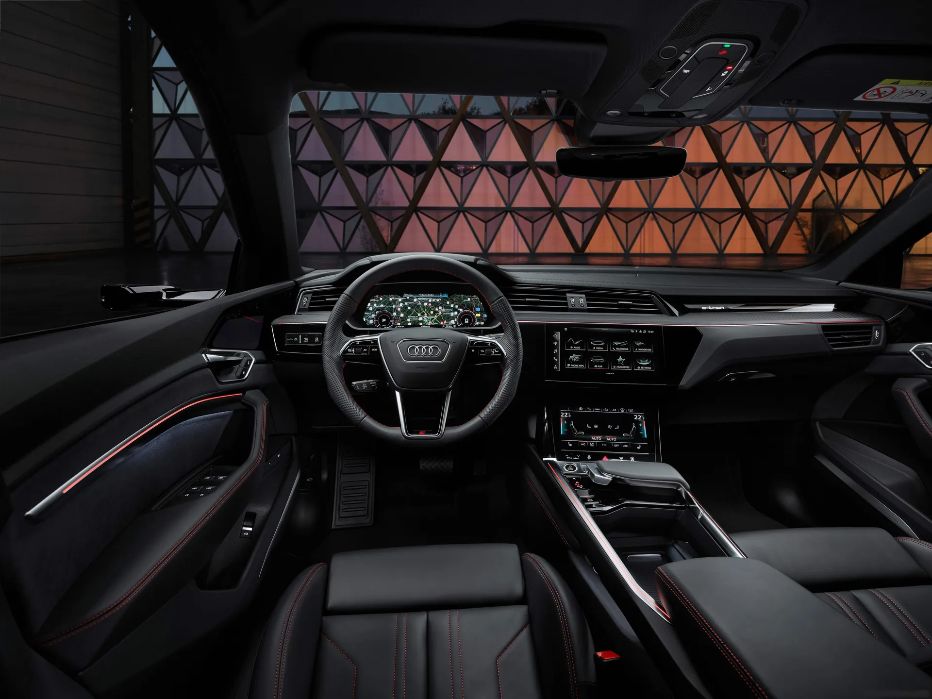 Audi Q8 e-tron quattro (2024) – interiér