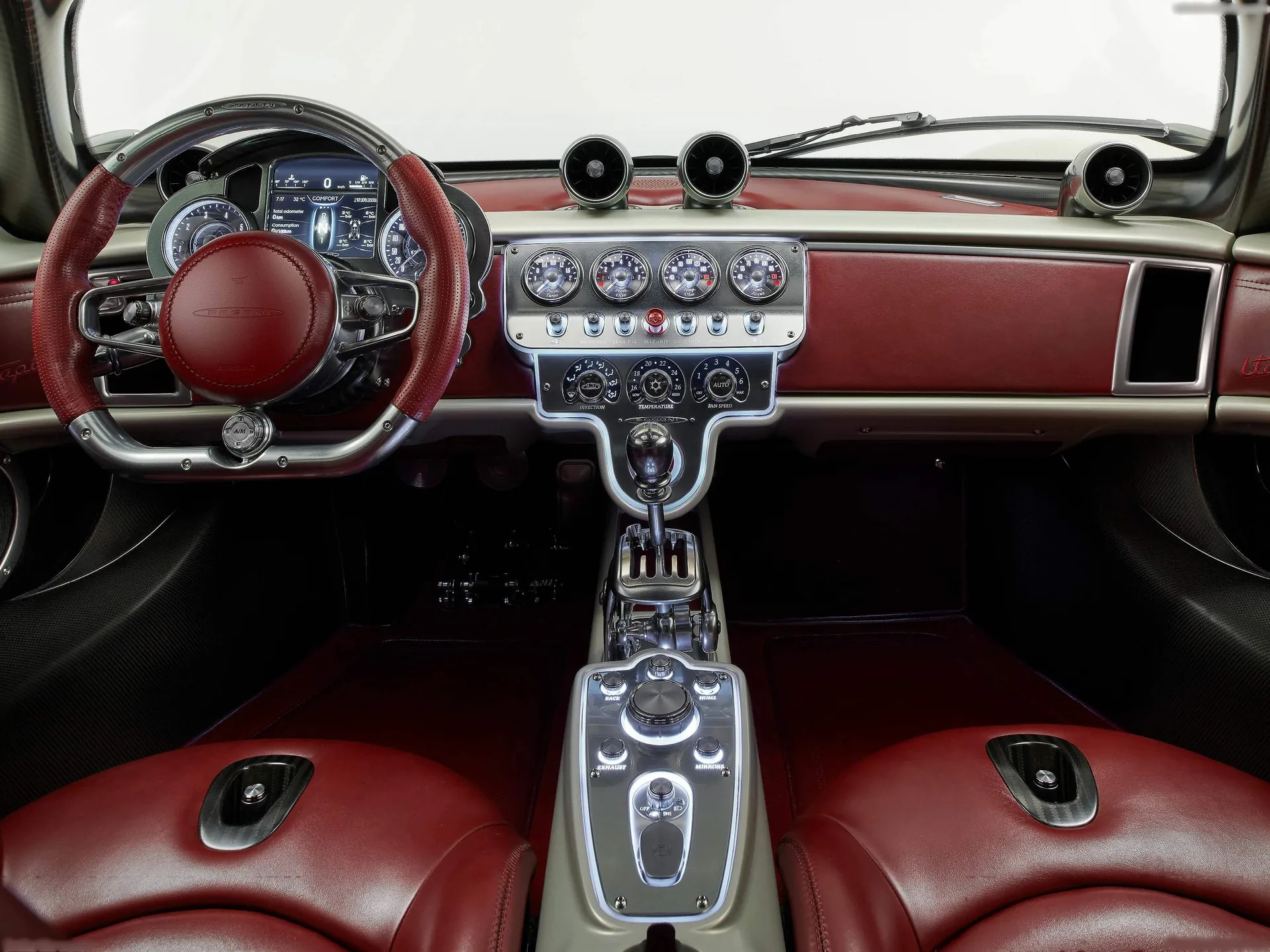 Pagani Utopia (2023) – interiér