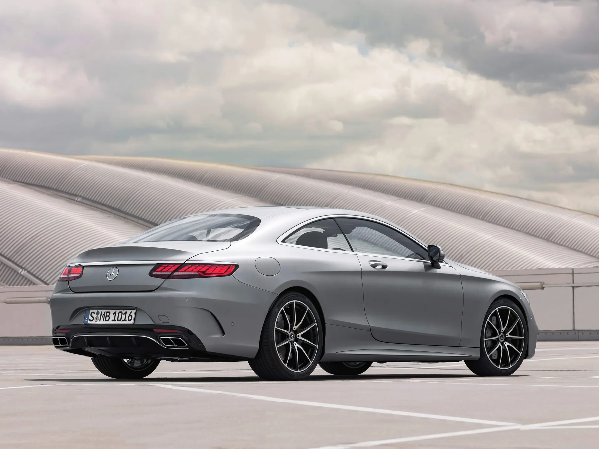 Mercedes-Benz S-Class Coupe (2018) - Rear Three-Quarter