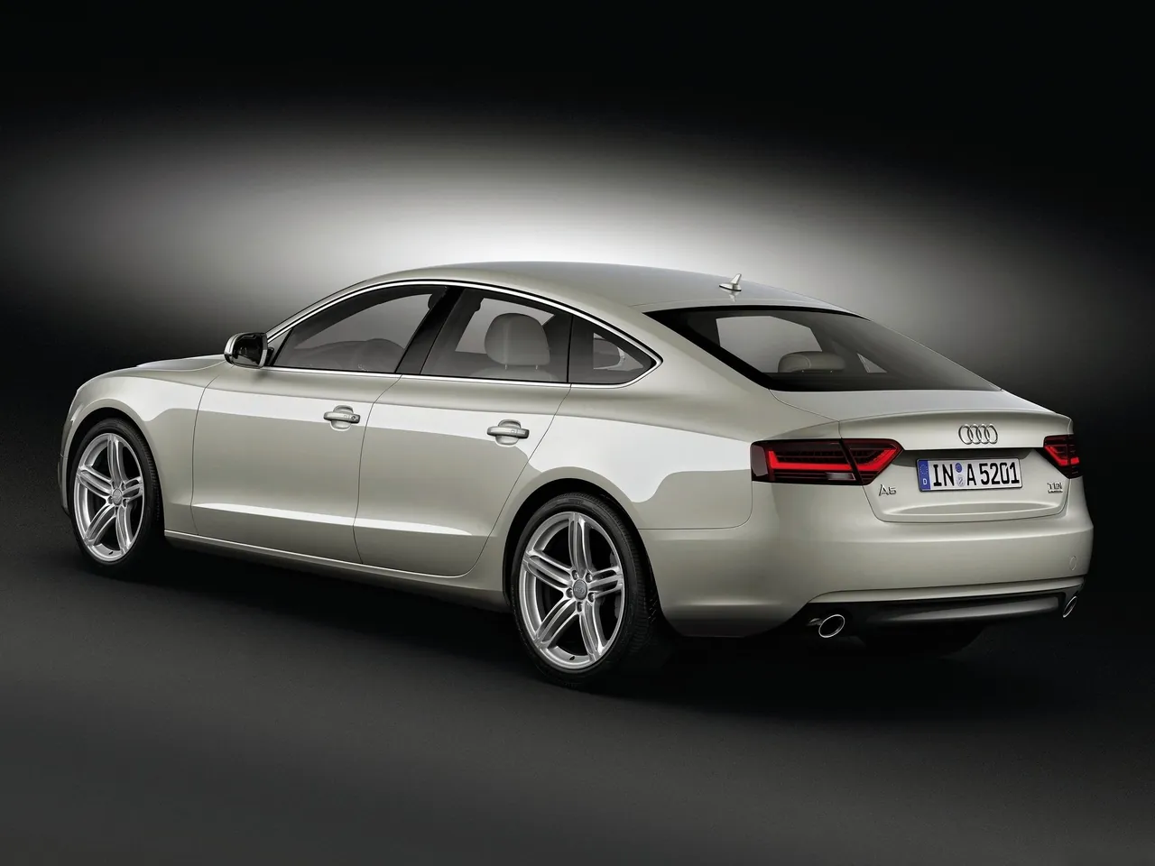 Audi A5 Sportback (2012) – zadní tříčtvrteční pohled