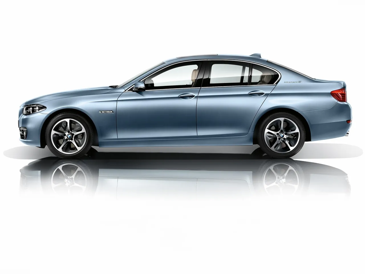 BMW 5 ActiveHybrid (2014) – boční profil