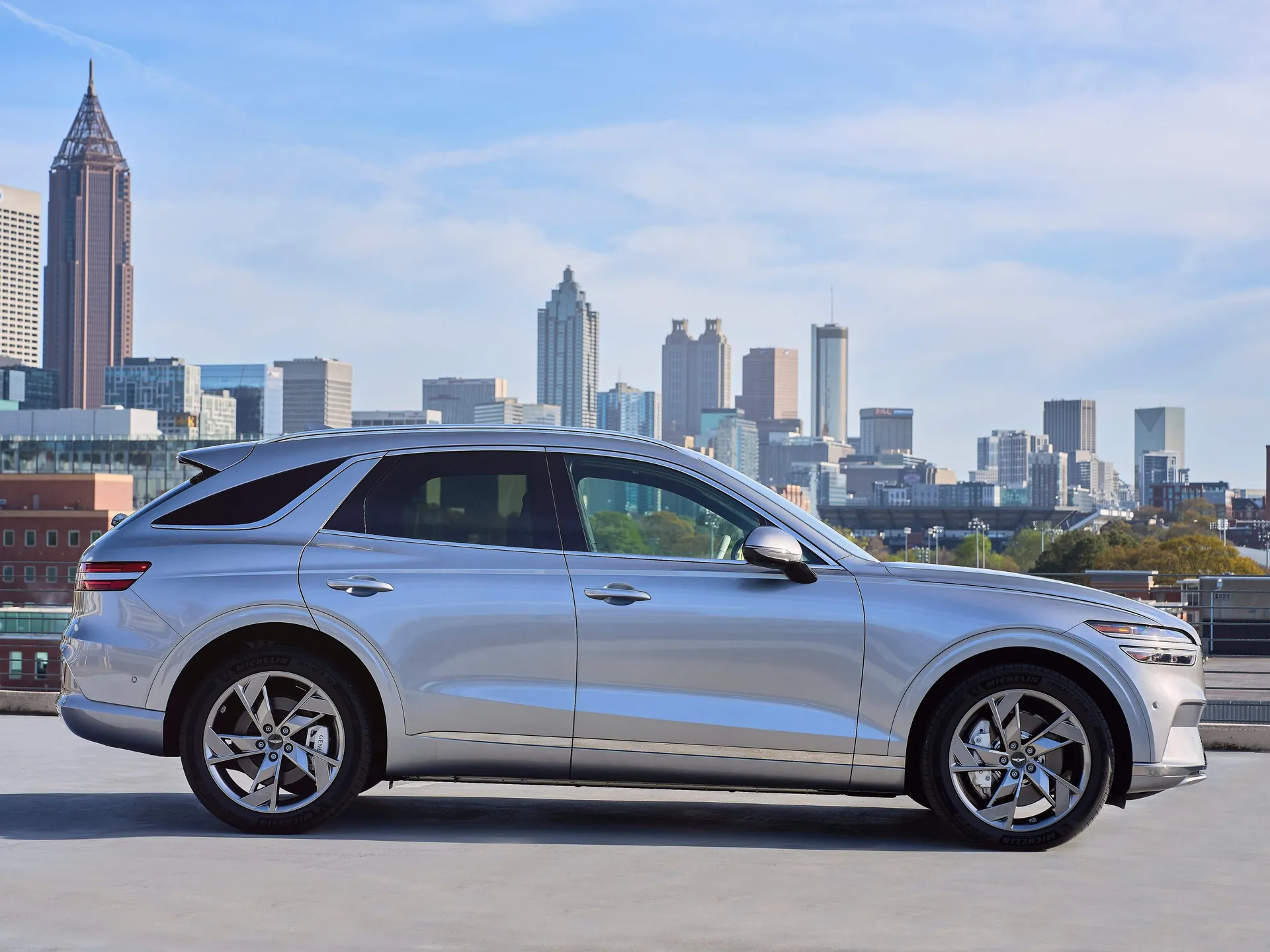 Genesis Electrified GV70 [US] (2023) – boční profil