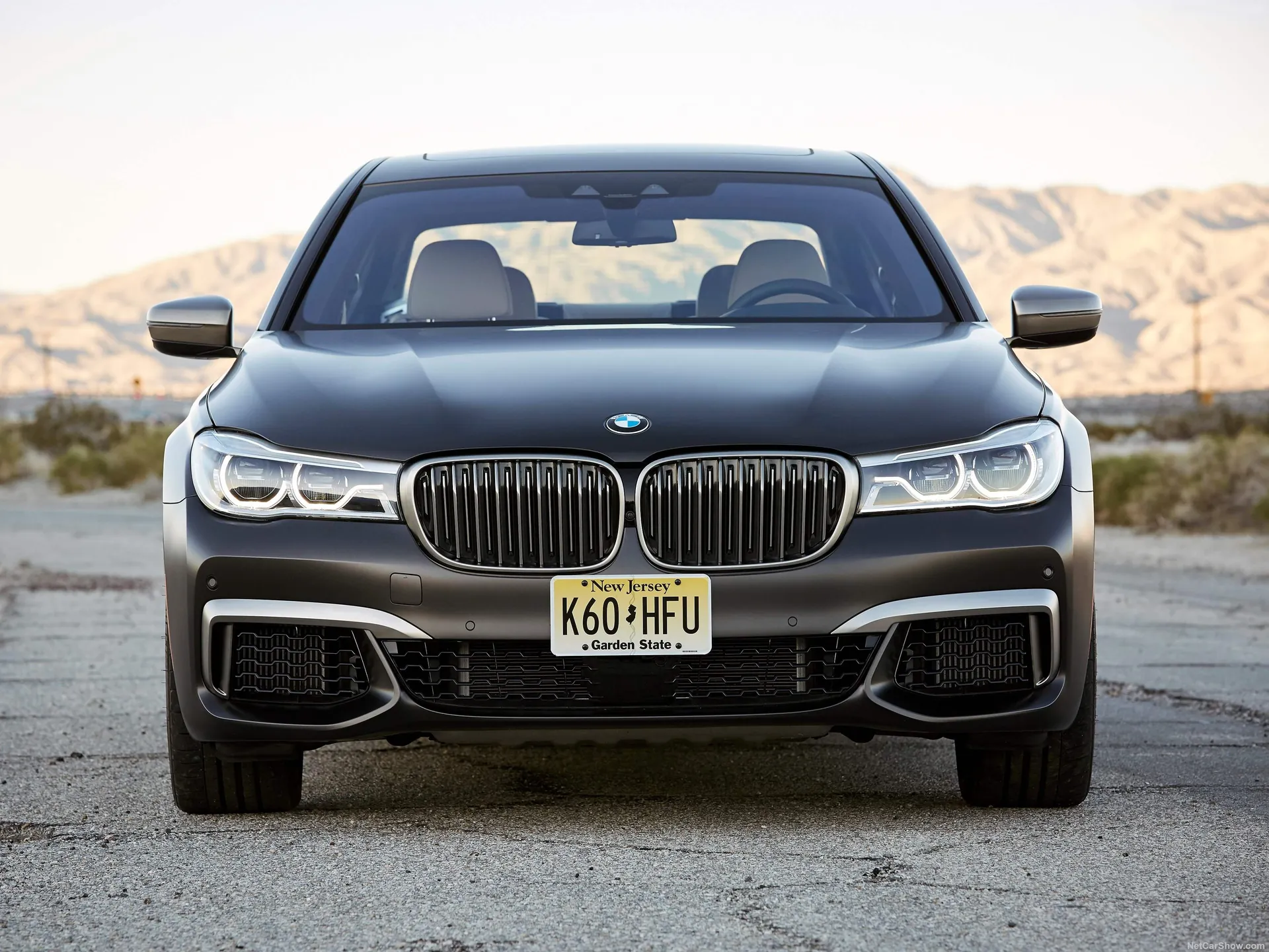 BMW M760Li xDrive (2017) – zepředu