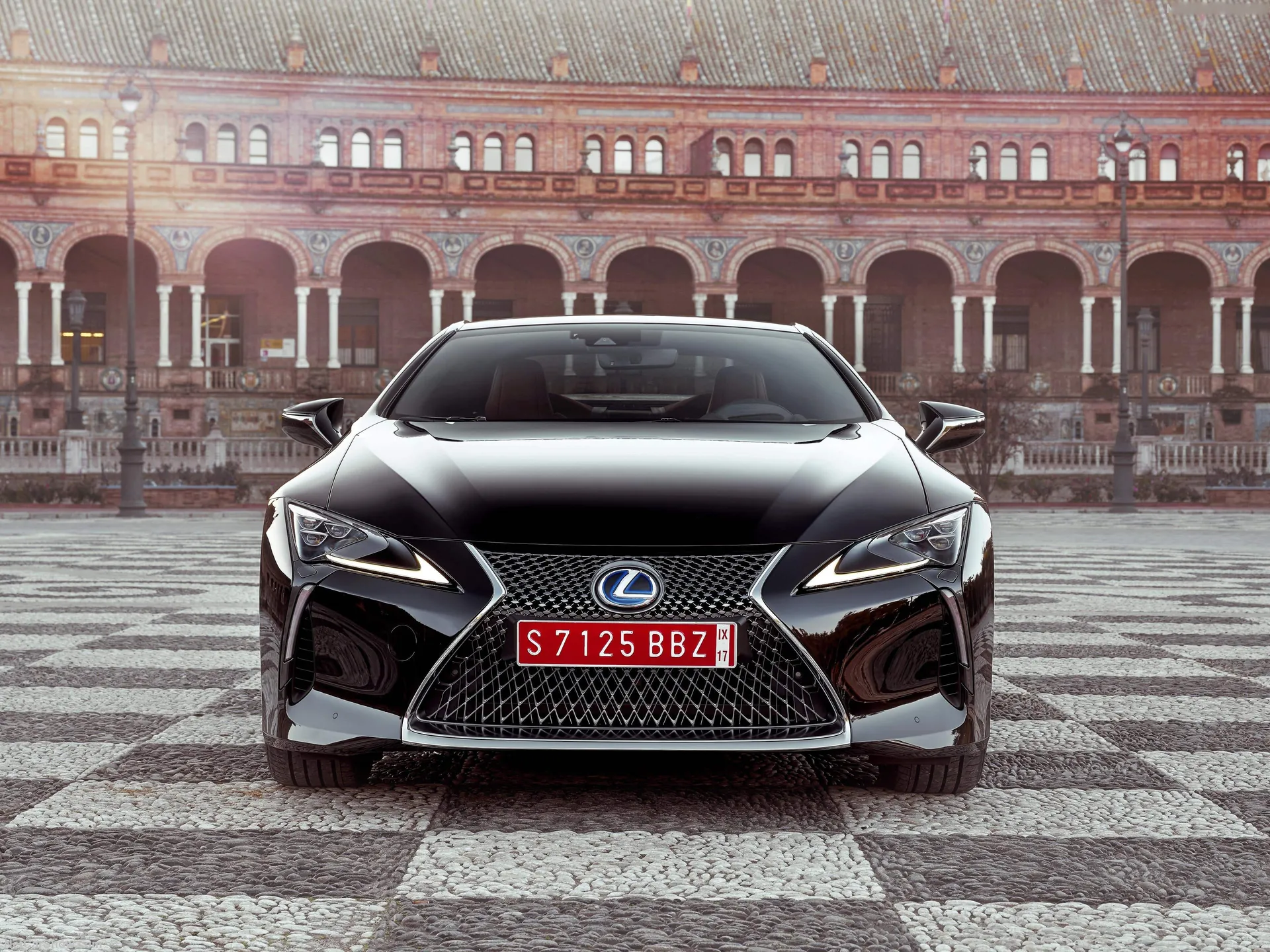 Lexus LC 500h (2018) – zepředu