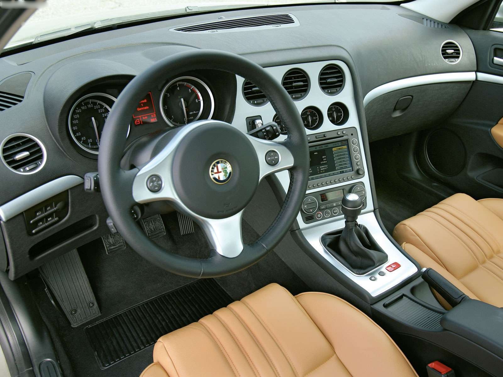 Alfa Romeo 159 (2005) – interiér