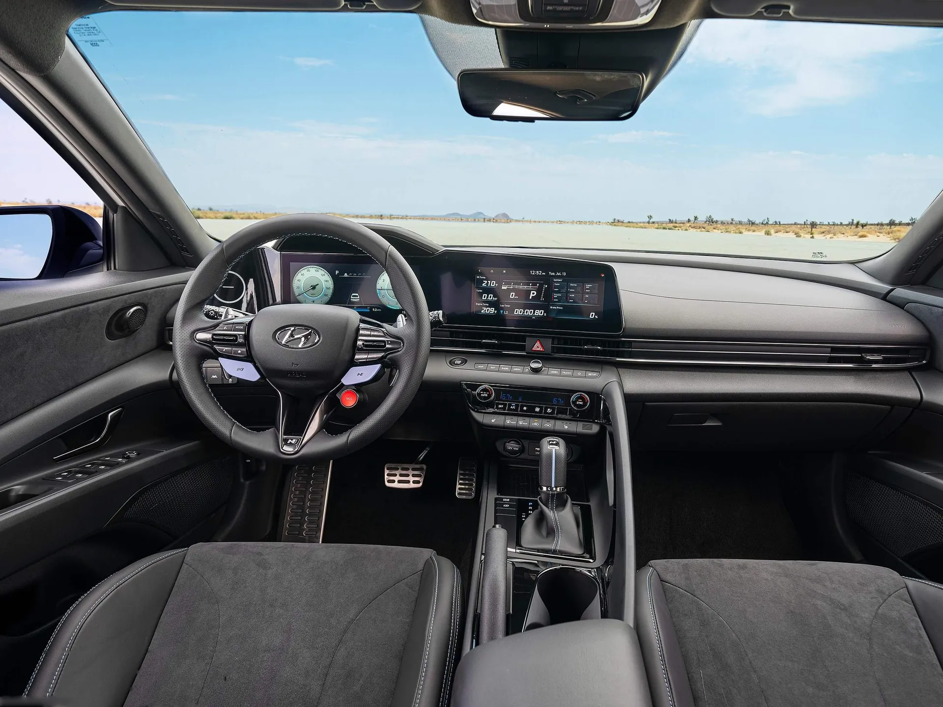 Hyundai Elantra N (2022) – interiér