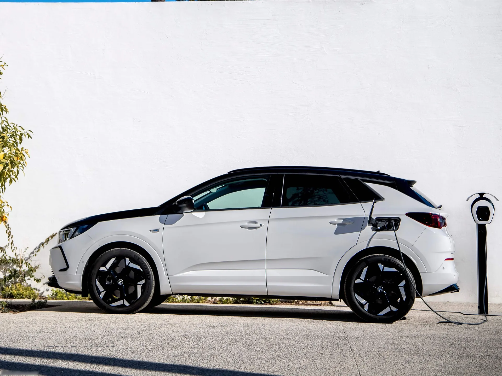 Vauxhall Grandland GSe (2023) – boční profil