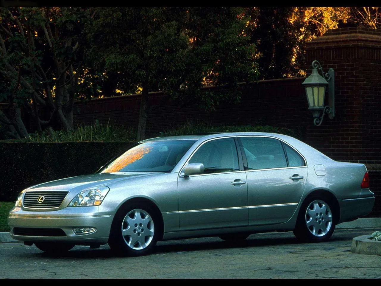 Lexus LS430 (2001)