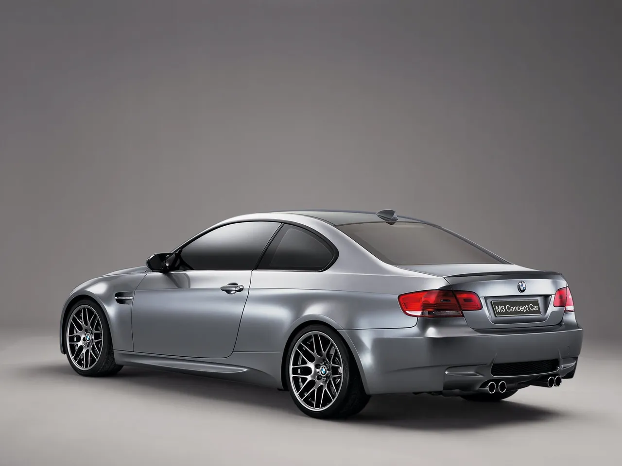 BMW M3 Concept (2007) – zadní tříčtvrteční pohled