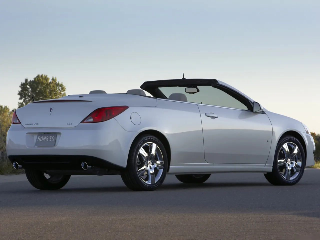 Pontiac G6 Convertible (2009) – zadní tříčtvrteční pohled