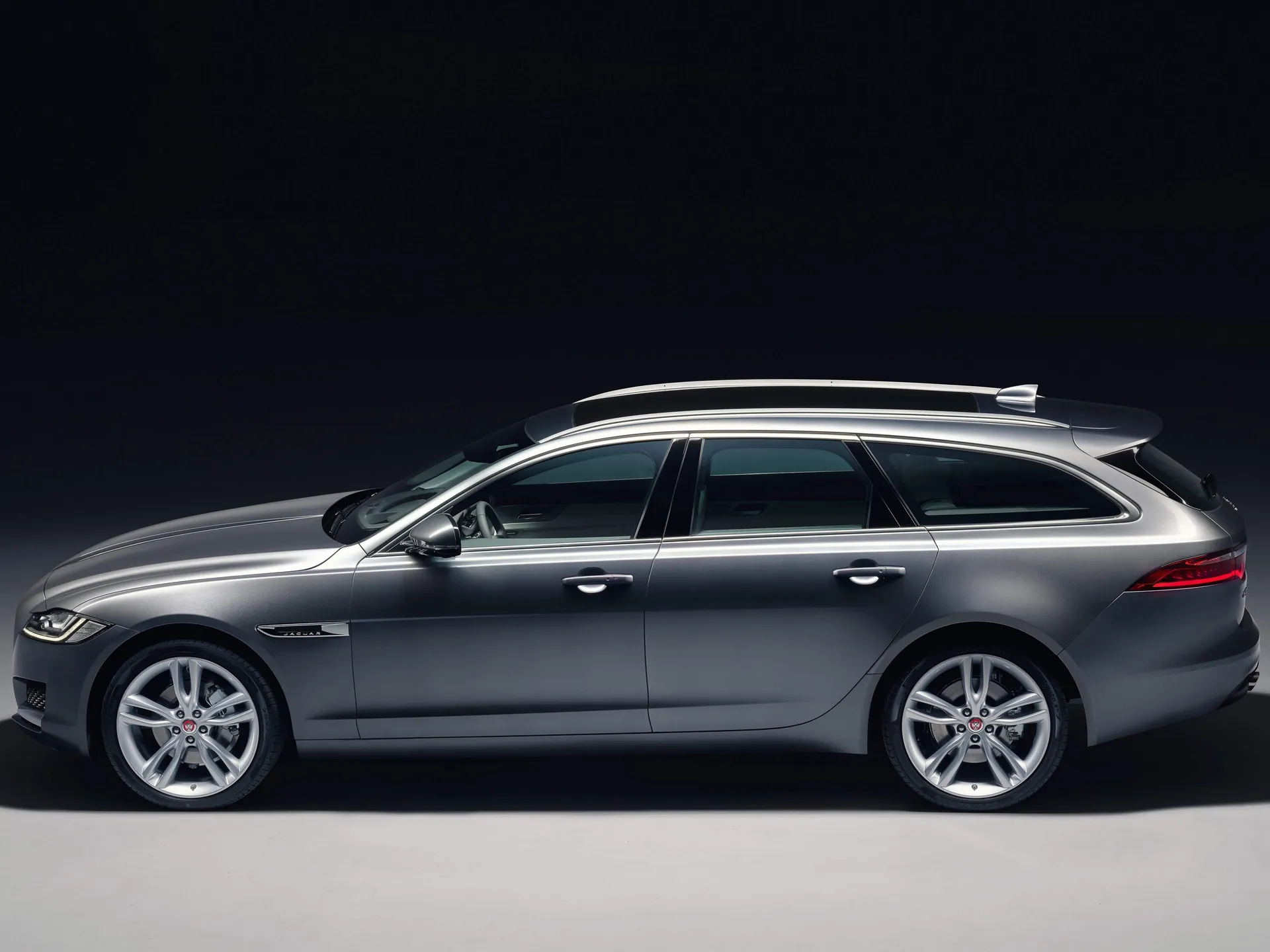 Jaguar XF Sportbrake (2018) - Side Profile