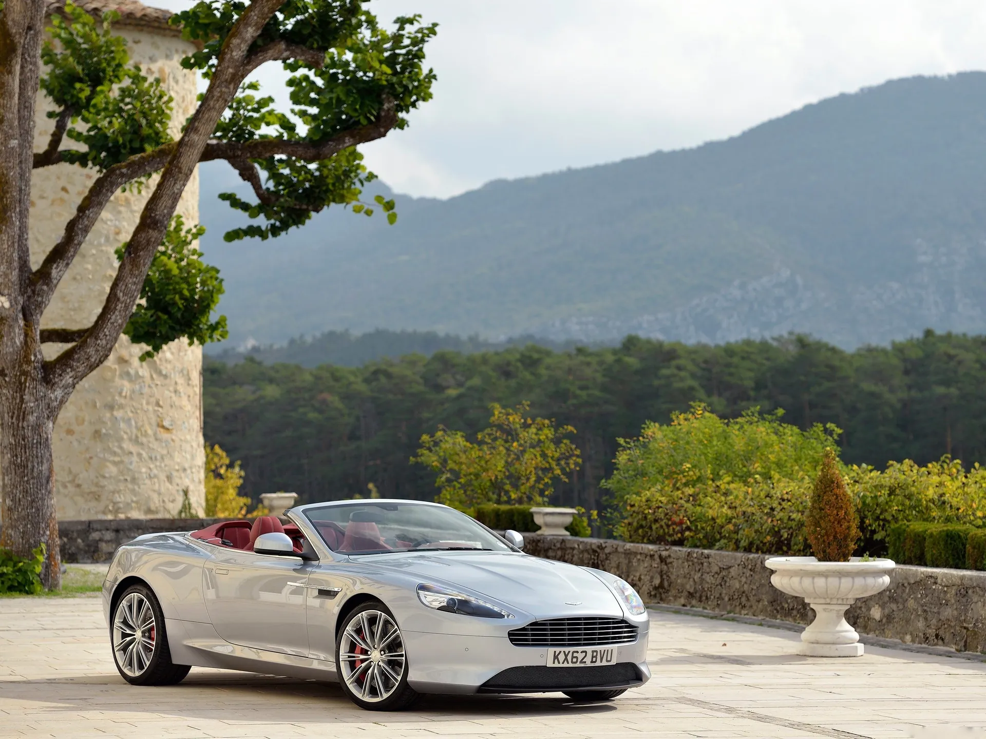 Aston Martin DB9 Volante (2013)