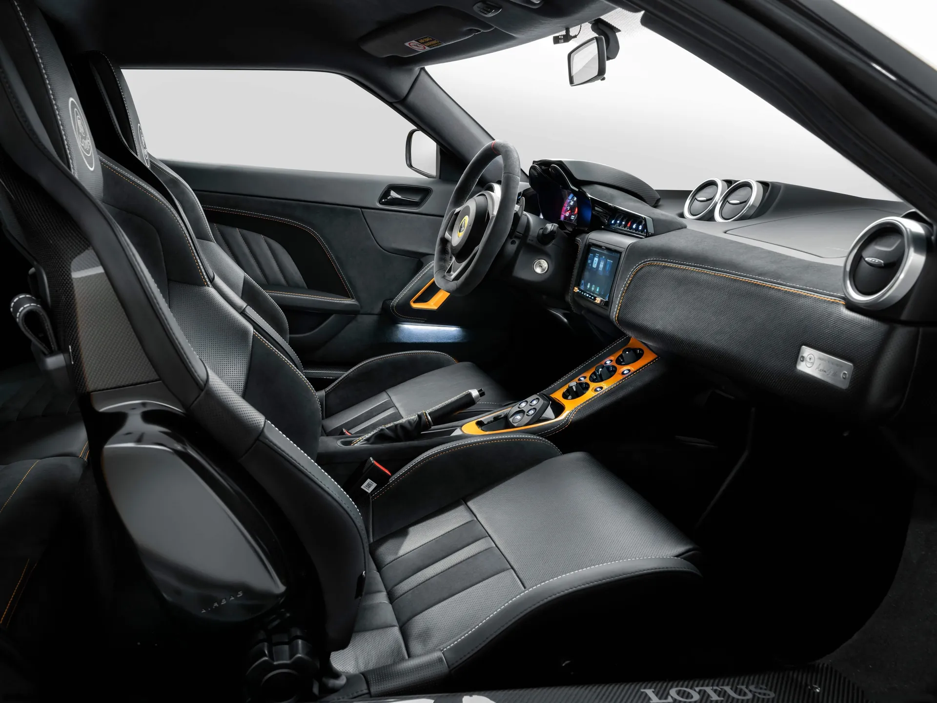 Lotus Evora GT (2020) – interiér