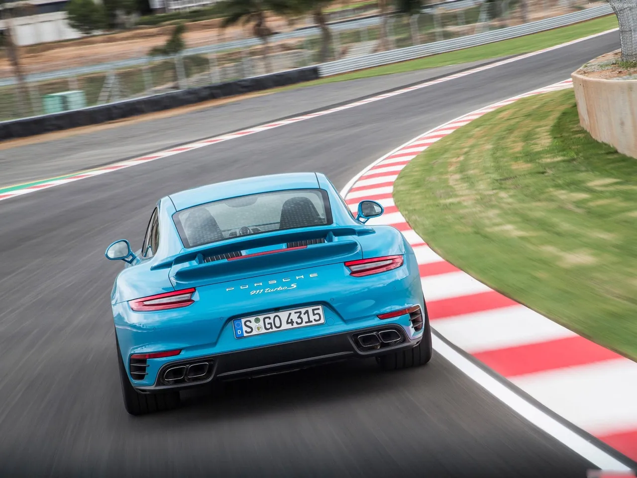 Porsche 911 Turbo S (2016) – zezadu