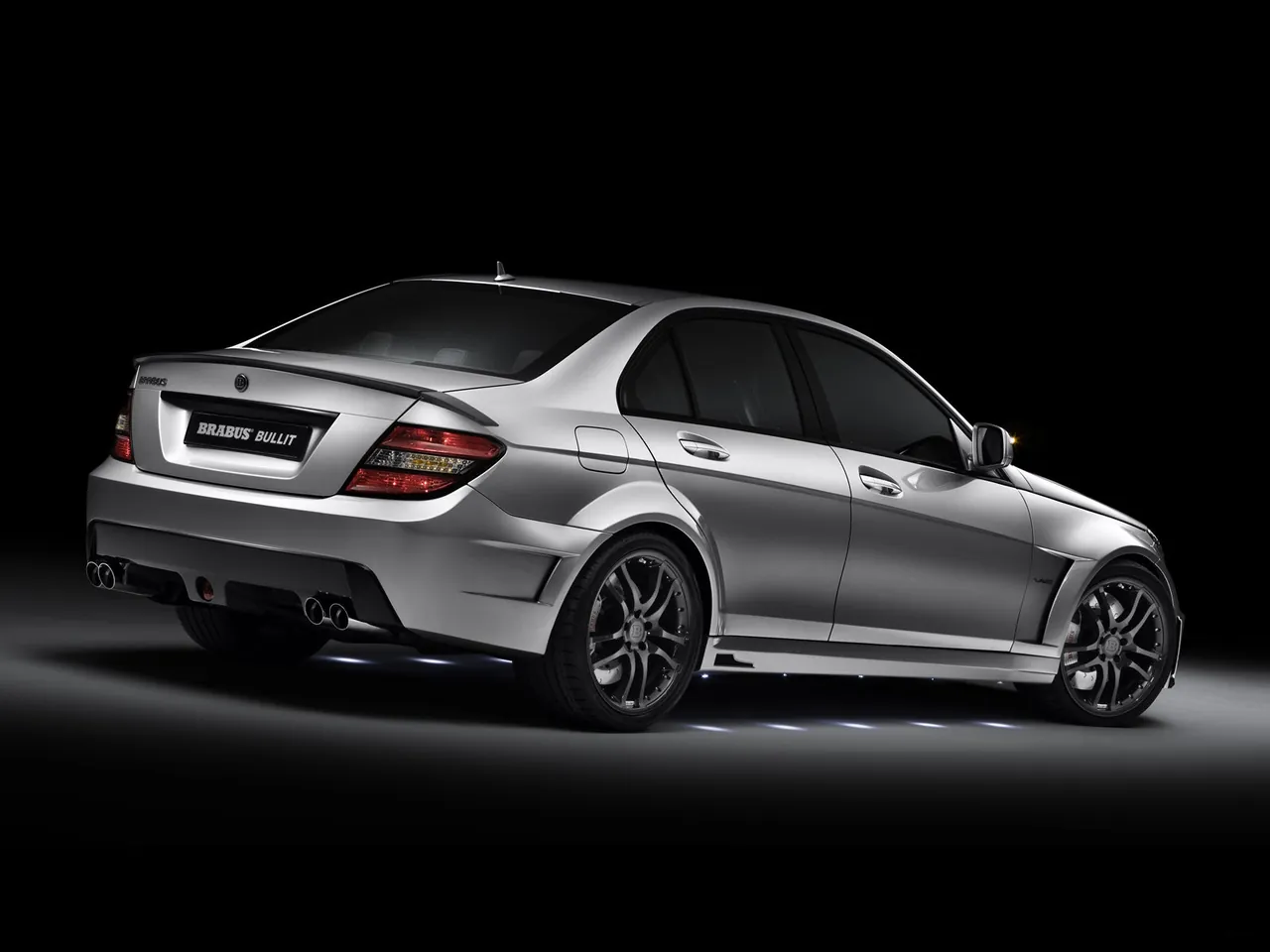 Brabus Bullit (2007) – zadní tříčtvrteční pohled
