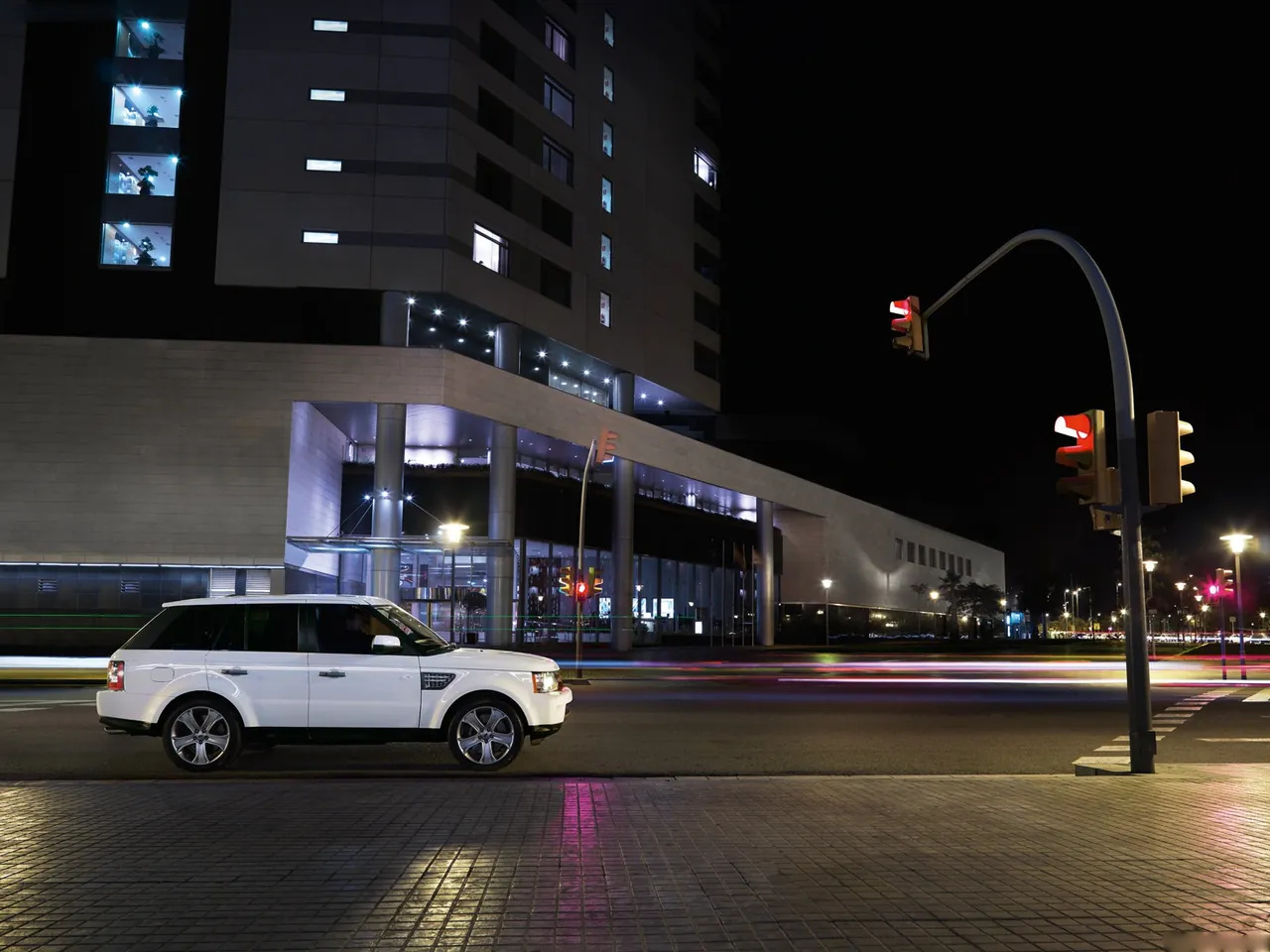 Land Rover Range Rover Sport (2010) – boční profil