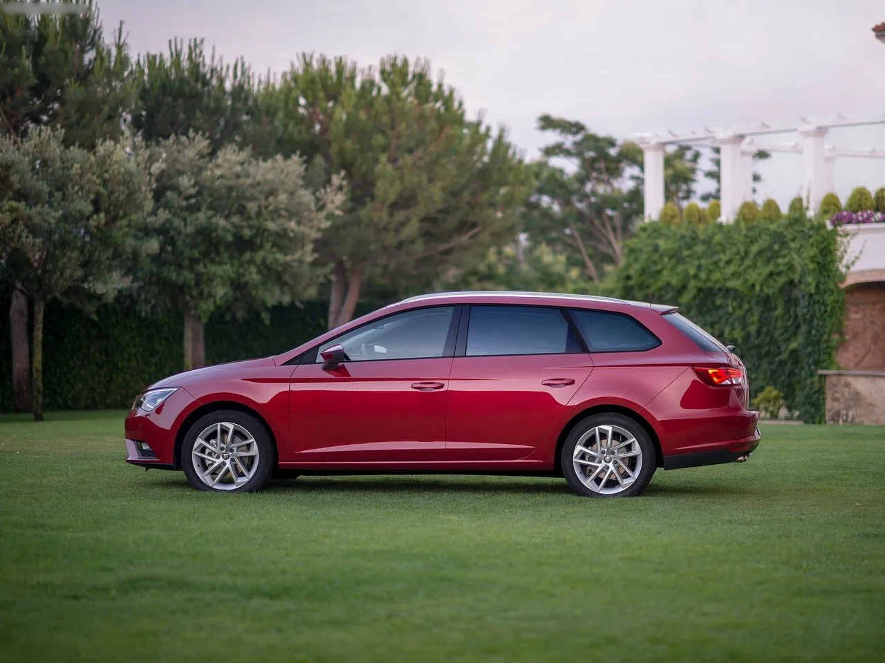 Seat Leon ST 4Drive (2015) – boční profil
