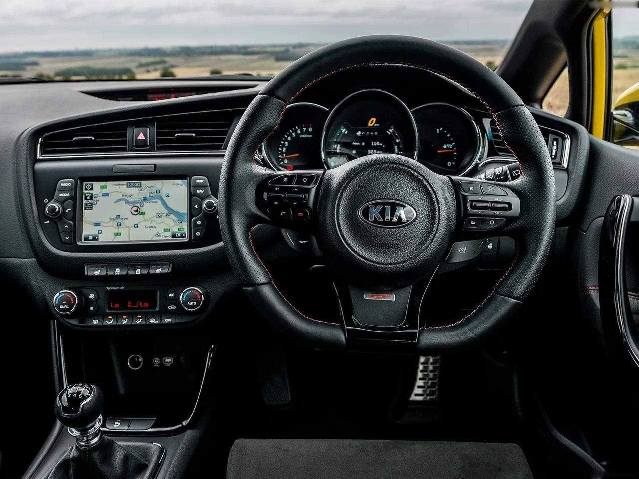 Kia Pro Ceed GT (2016) – interiér