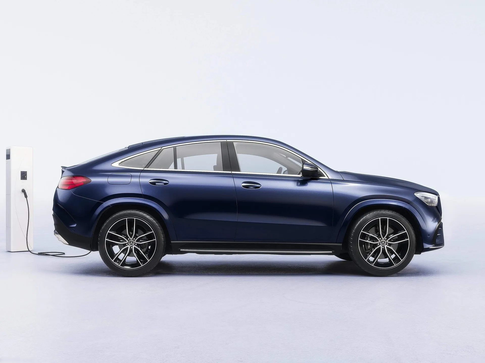 Mercedes-Benz GLE Coupe (2024) - Side Profile