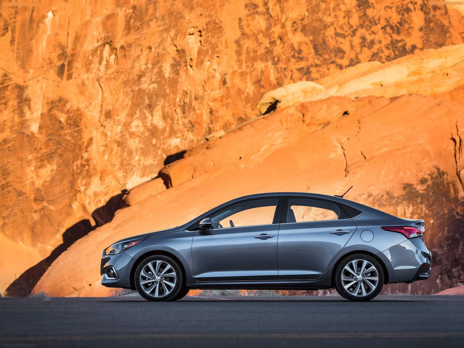 Hyundai Accent (2018) – boční profil