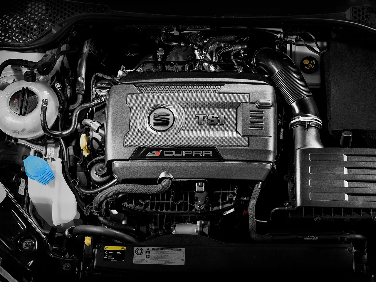 Seat Leon Cupra 290 (2016) – motorový prostor