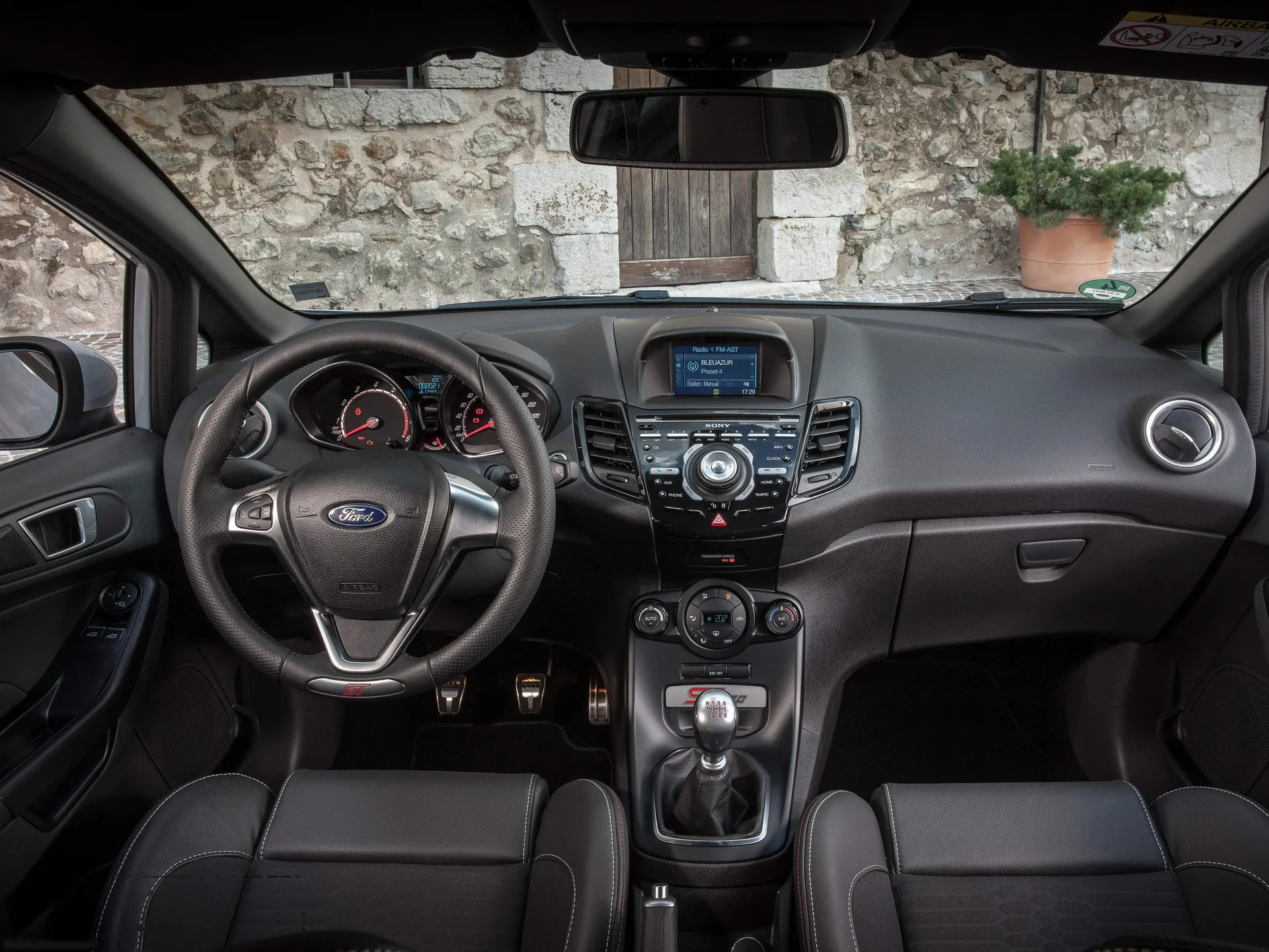 Ford Fiesta ST200 (2017) – interiér