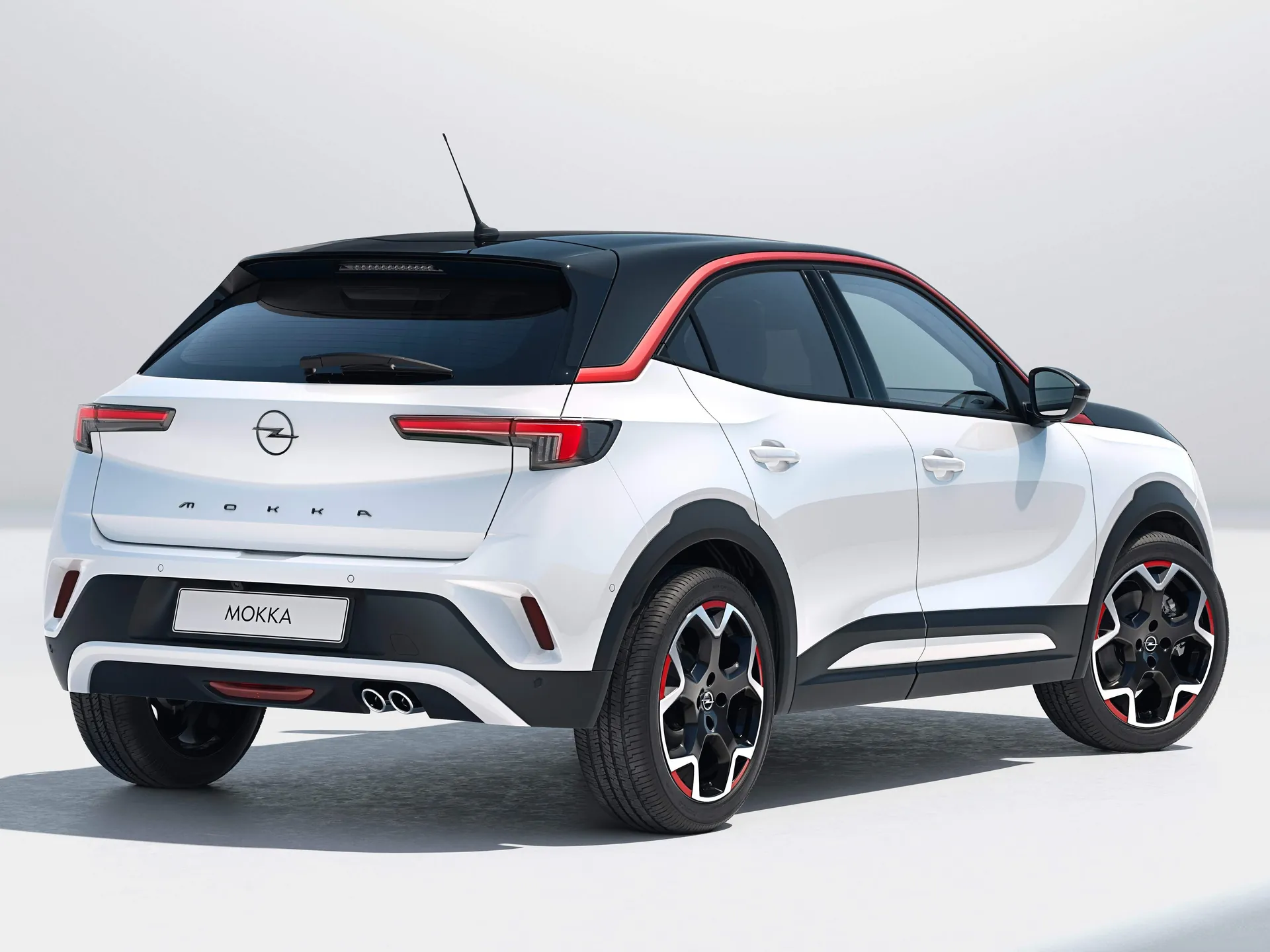 Opel Mokka (2021) – zadní tříčtvrteční pohled