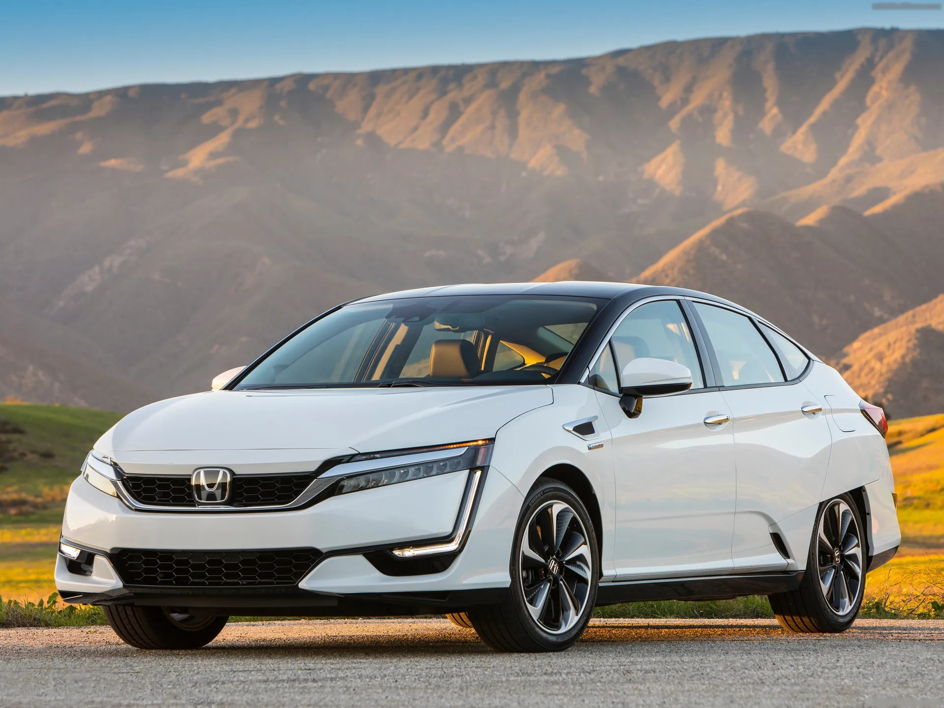 Honda Clarity Fuel Cell (2017)