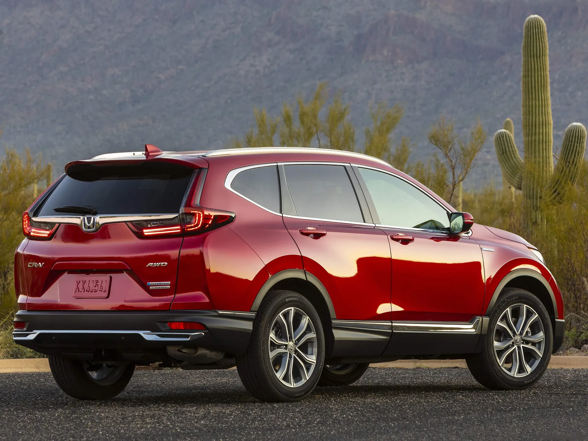 Honda CR-V Hybrid (2020) – zadní tříčtvrteční pohled