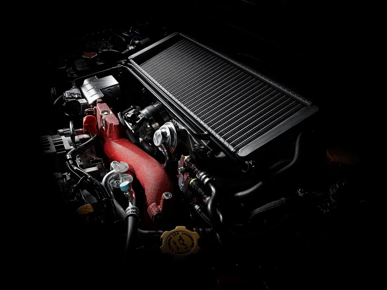 Subaru WRX STI (2015) – motorový prostor