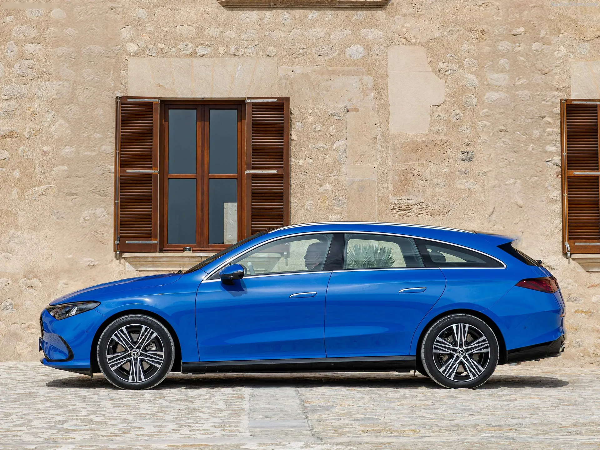 Mercedes-Benz CLA Shooting Brake (2026) – boční profil