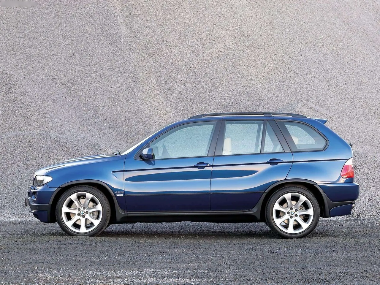 BMW X5 4.8is (2004) – boční profil