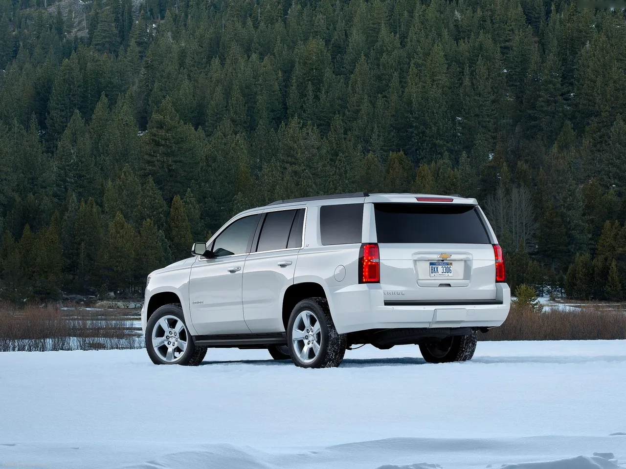 Chevrolet Tahoe (2015) – zadní tříčtvrteční pohled