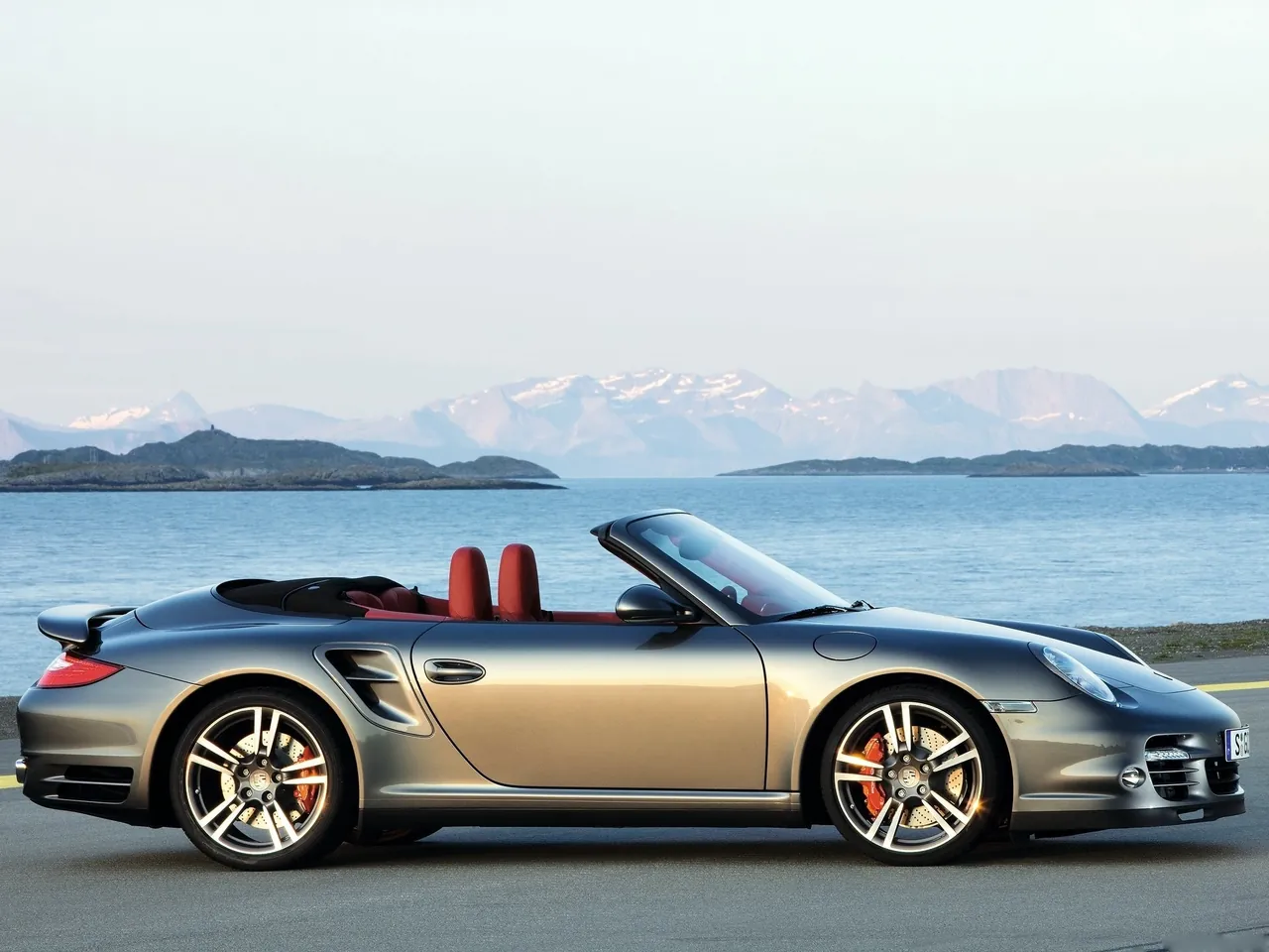 Porsche 911 Turbo Cabriolet (2010) - Side Profile