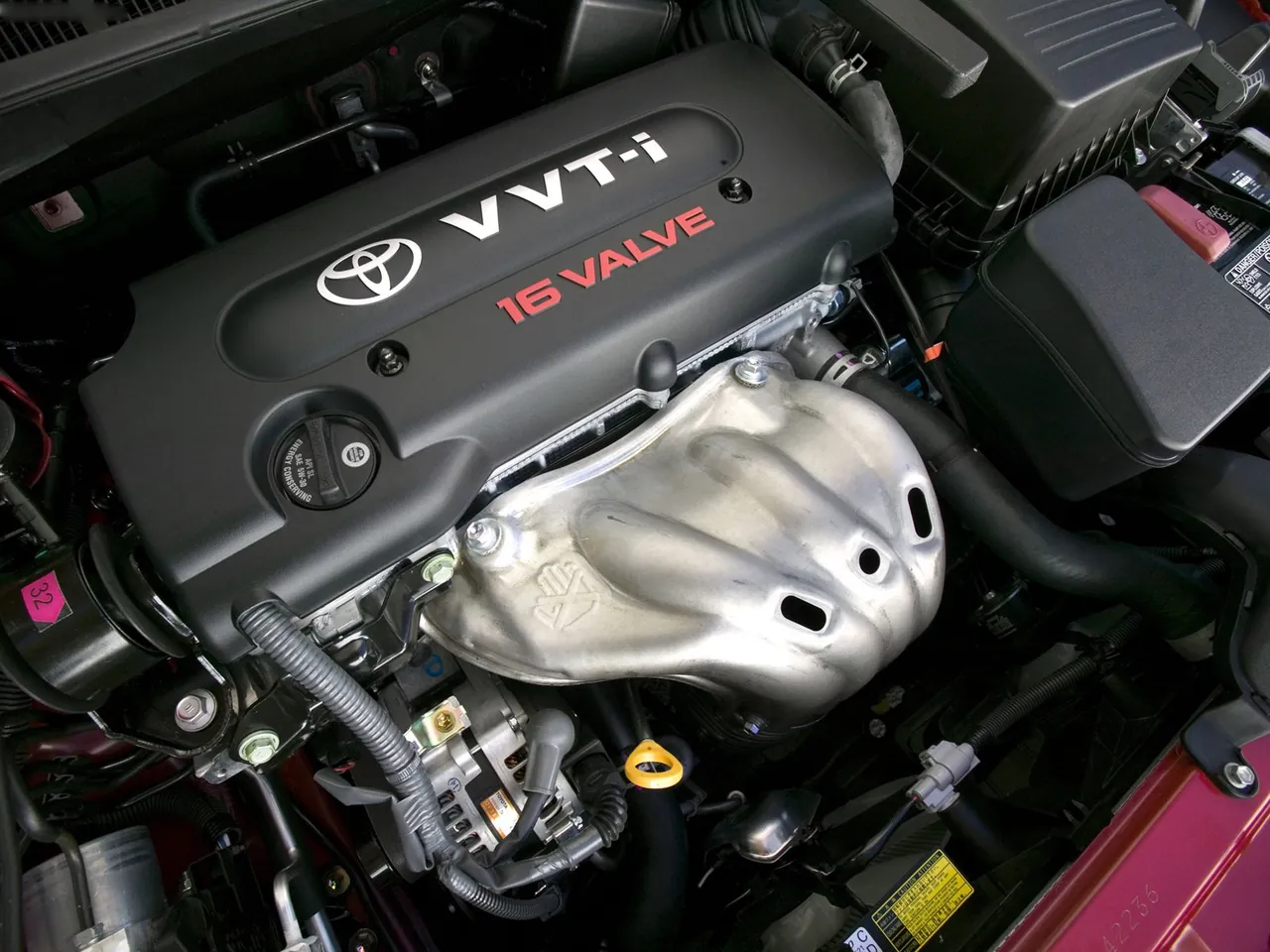 Toyota Camry SE (2007) - Engine Bay