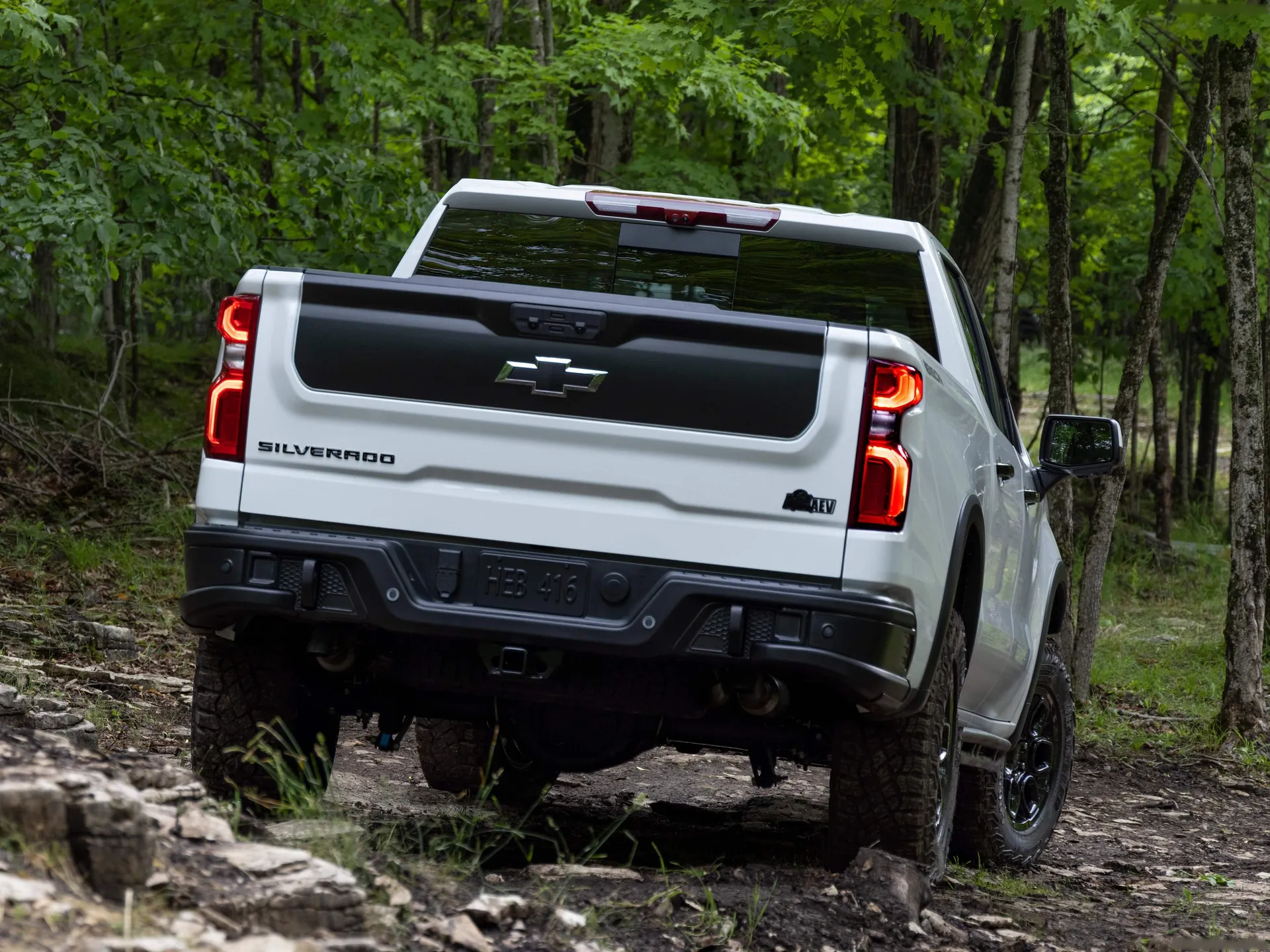 Chevrolet Silverado ZR2 Bison (2023) – zadní pohled